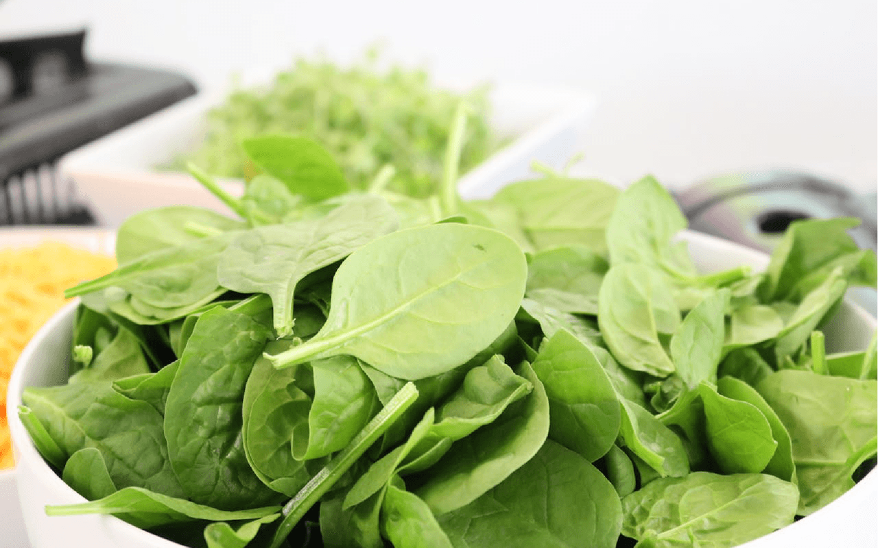 Top 9 Water-Rich Vegetables in UAE Markets-  Spinach